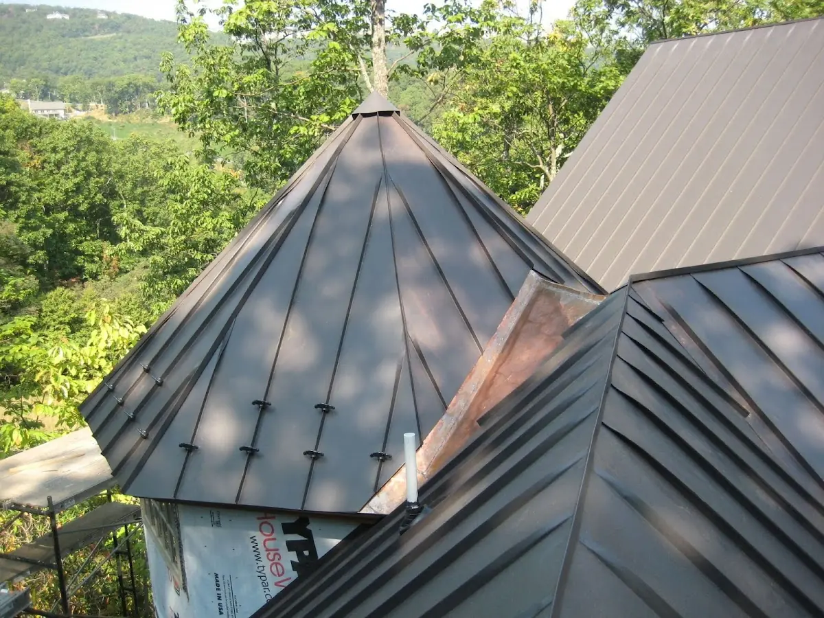Professional Gutter Cleaning by Craftsman Roofing in Pacoima